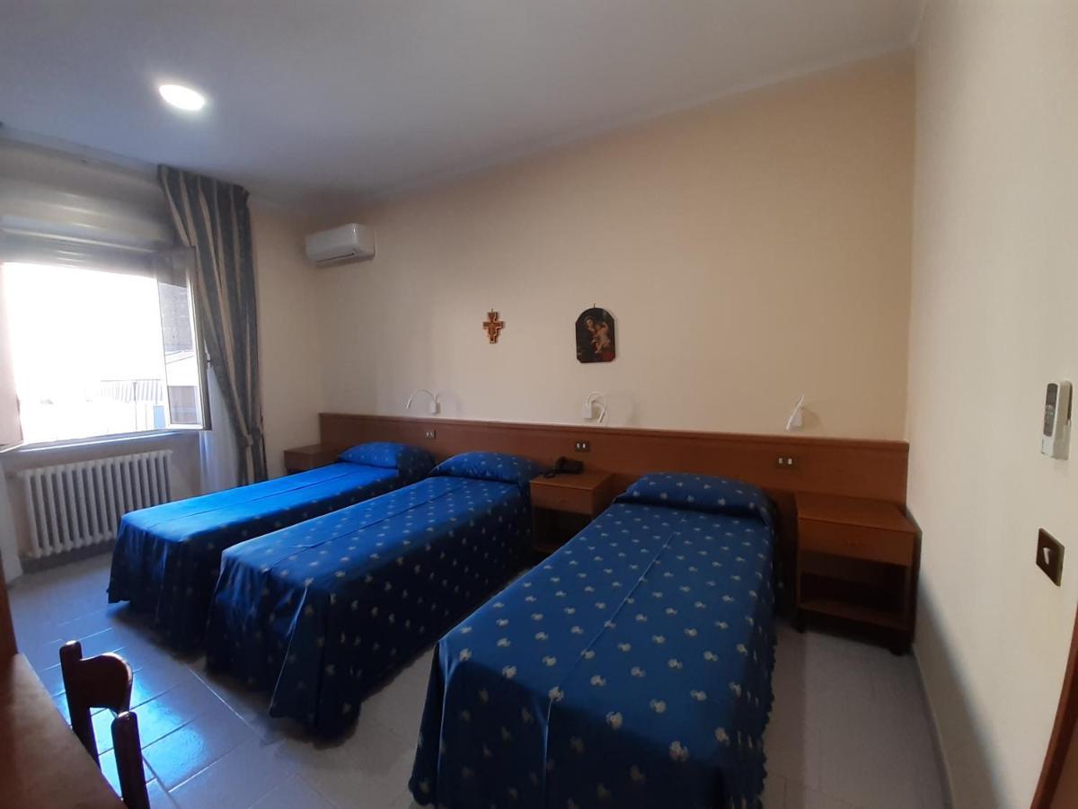 Bed and Breakfast Suore Concezioniste Missionarie - Carmen Salles Roma Exterior foto